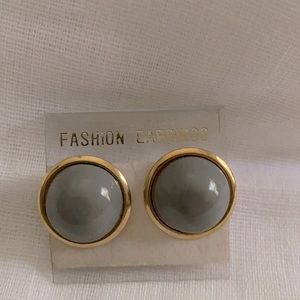 Pair pierced earrings NWOT